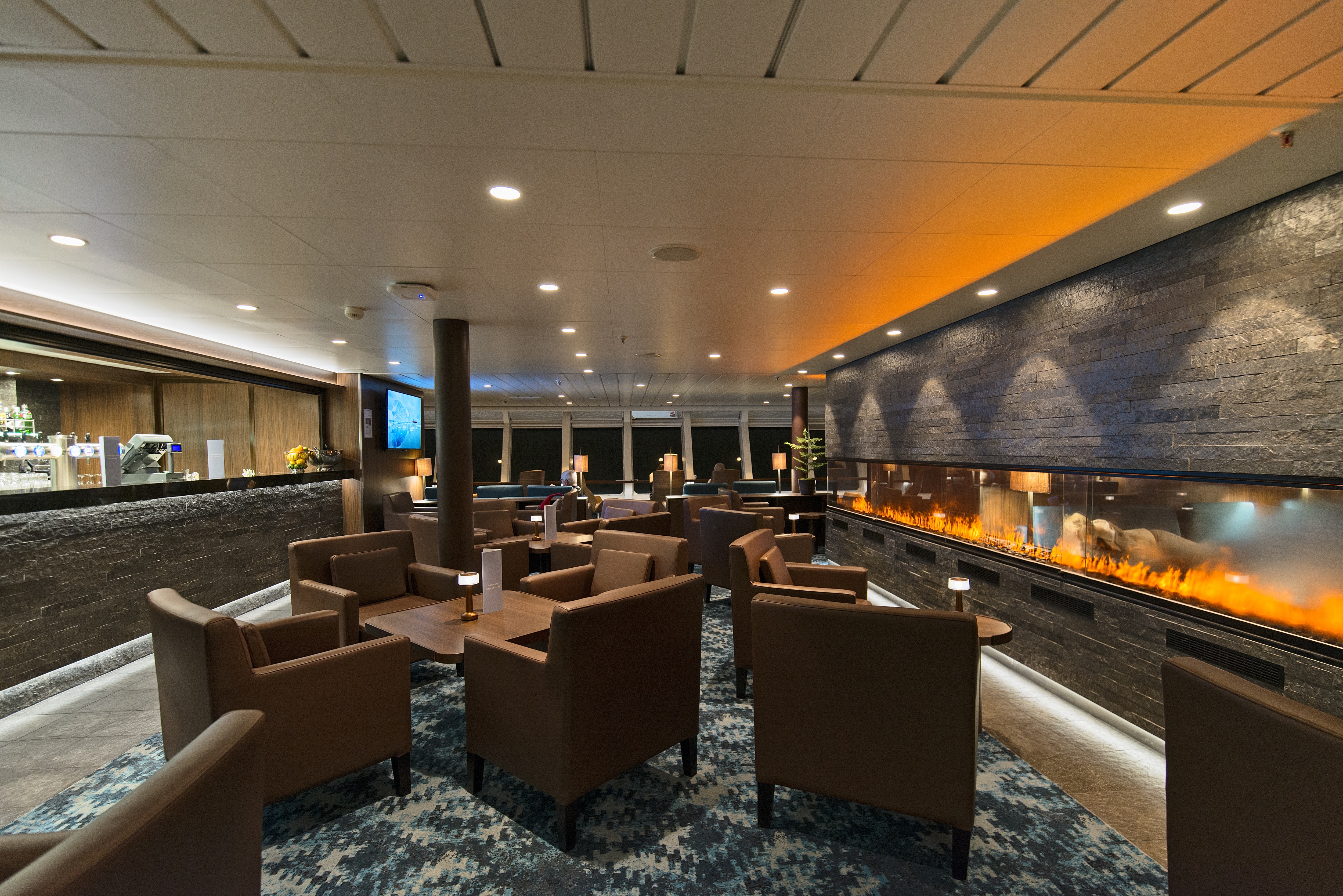 MS Richard With - Explorer Lounge & Bar